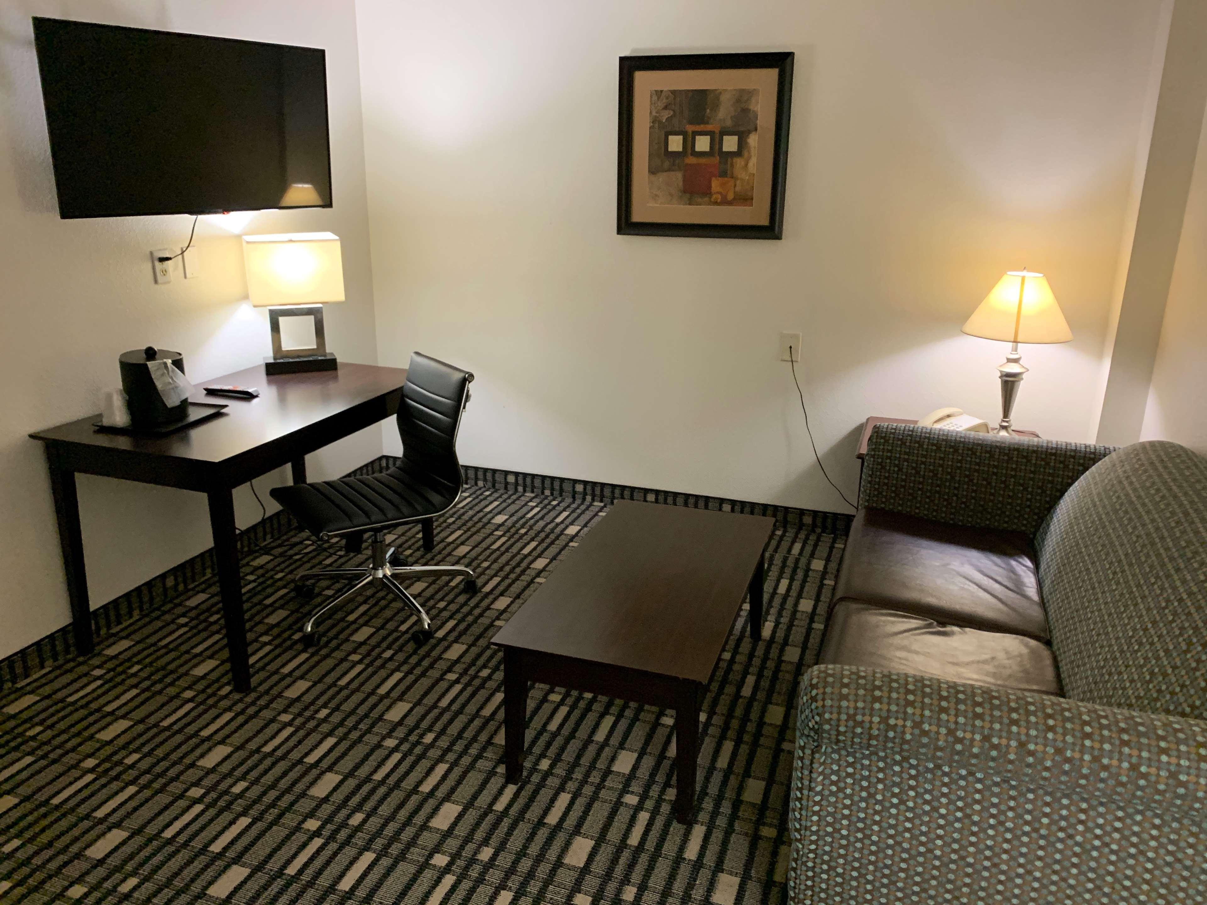 Best Western Plus Harrisburg East Inn&Suites Exterior foto