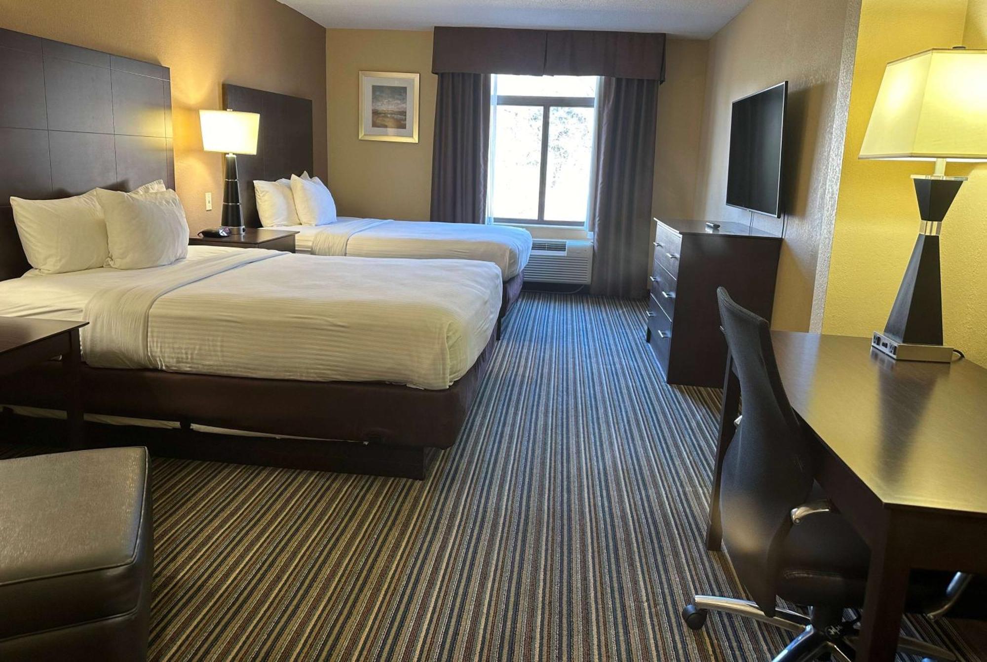 Best Western Plus Harrisburg East Inn&Suites Exterior foto