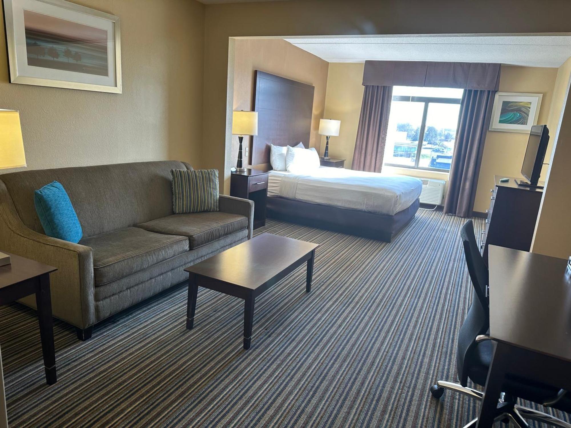 Best Western Plus Harrisburg East Inn&Suites Exterior foto