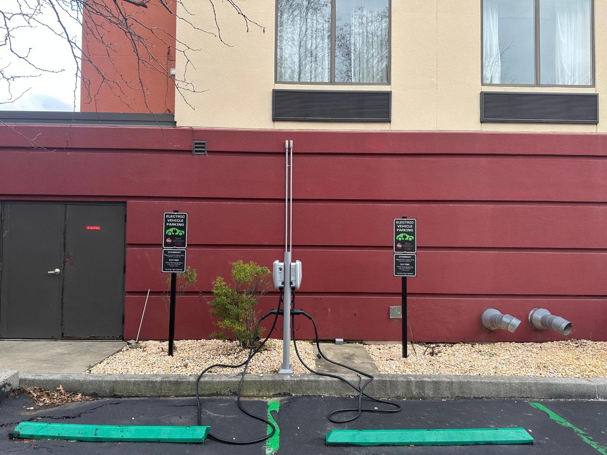 Best Western Plus Harrisburg East Inn&Suites Exterior foto