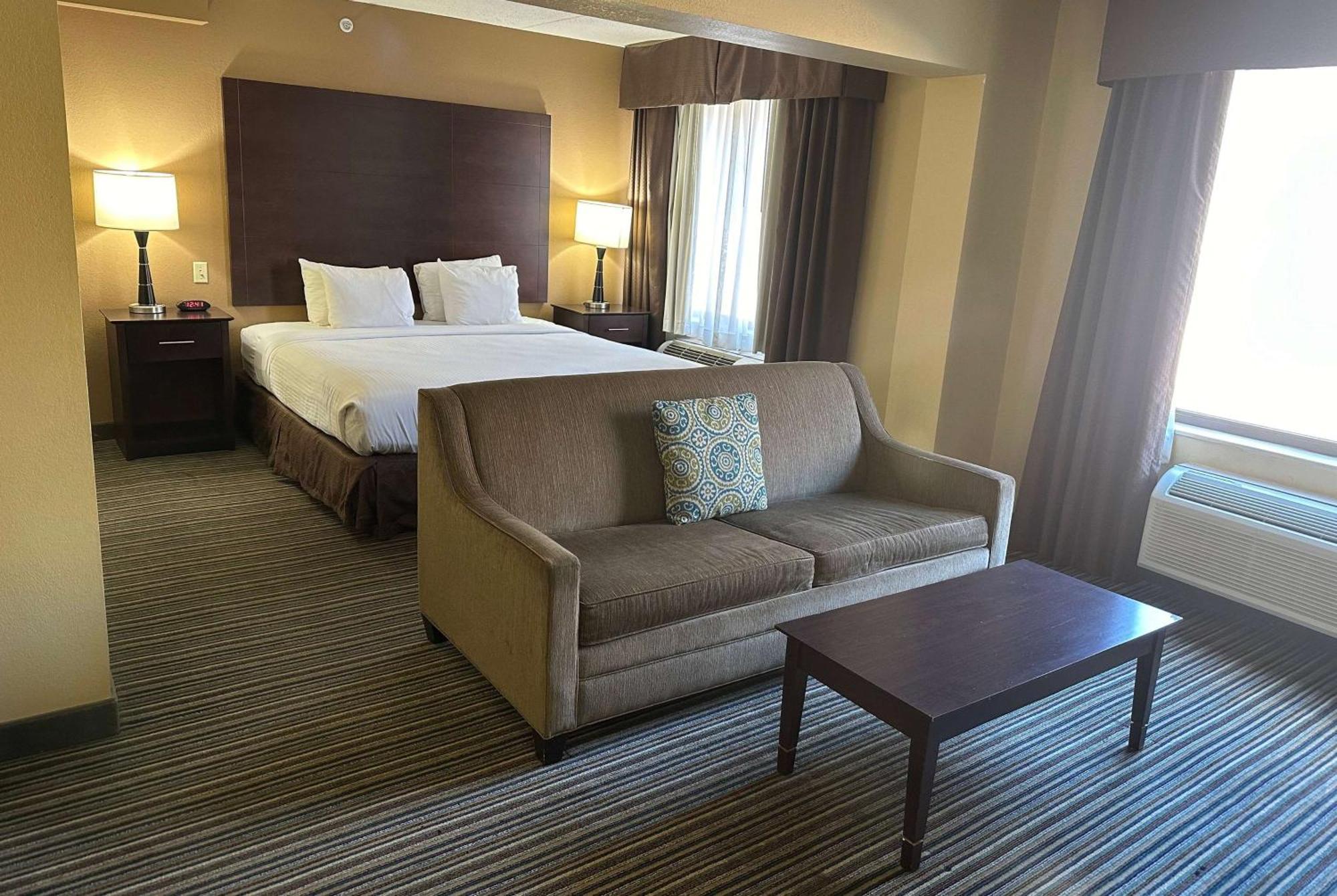 Best Western Plus Harrisburg East Inn&Suites Exterior foto