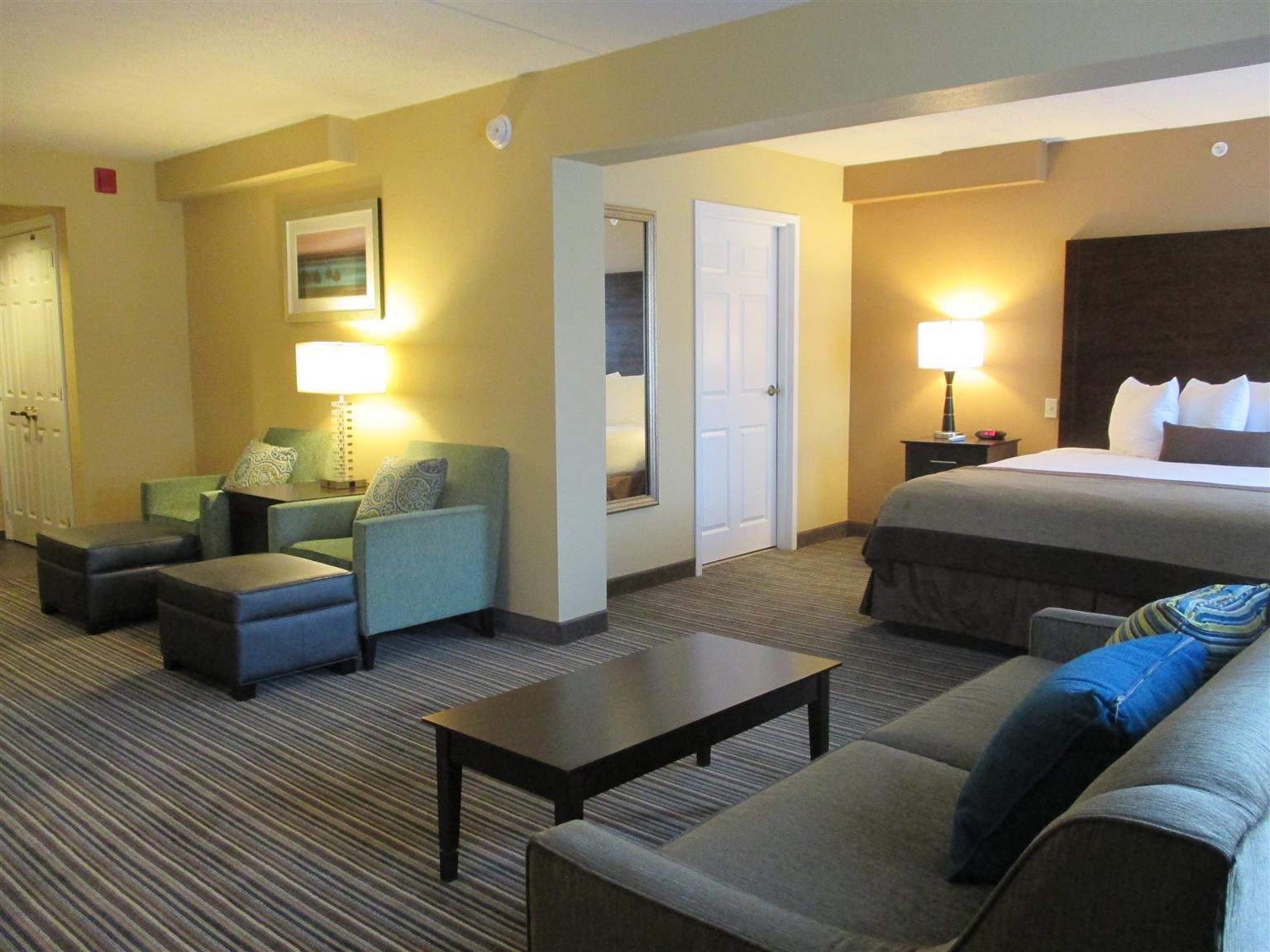 Best Western Plus Harrisburg East Inn&Suites Exterior foto